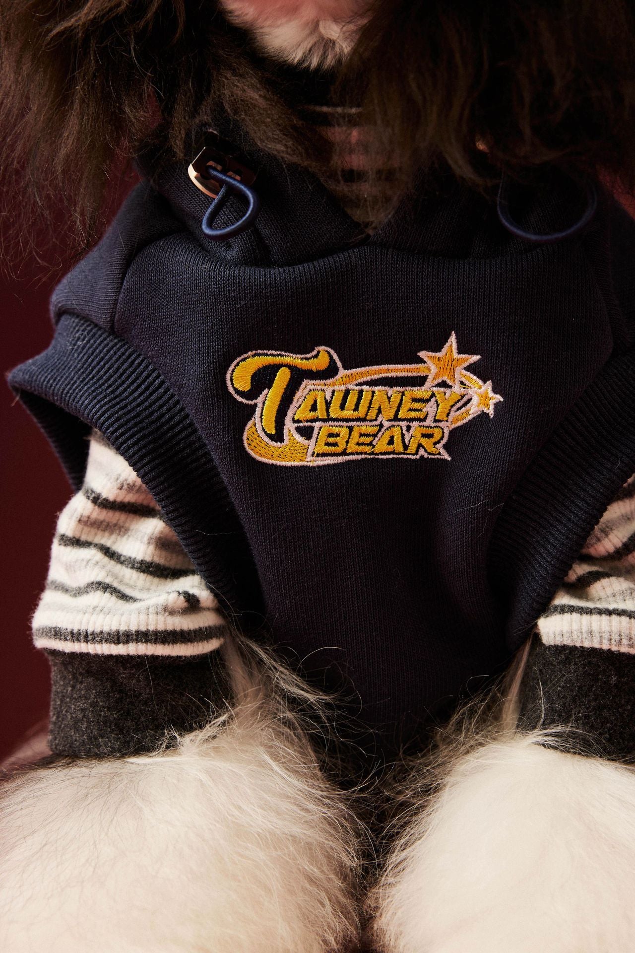 Fleece-lined sleeveless hooded sweatshirt for dogs