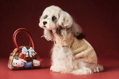 Sleeveless knitted vests for dogs in autumn and winter