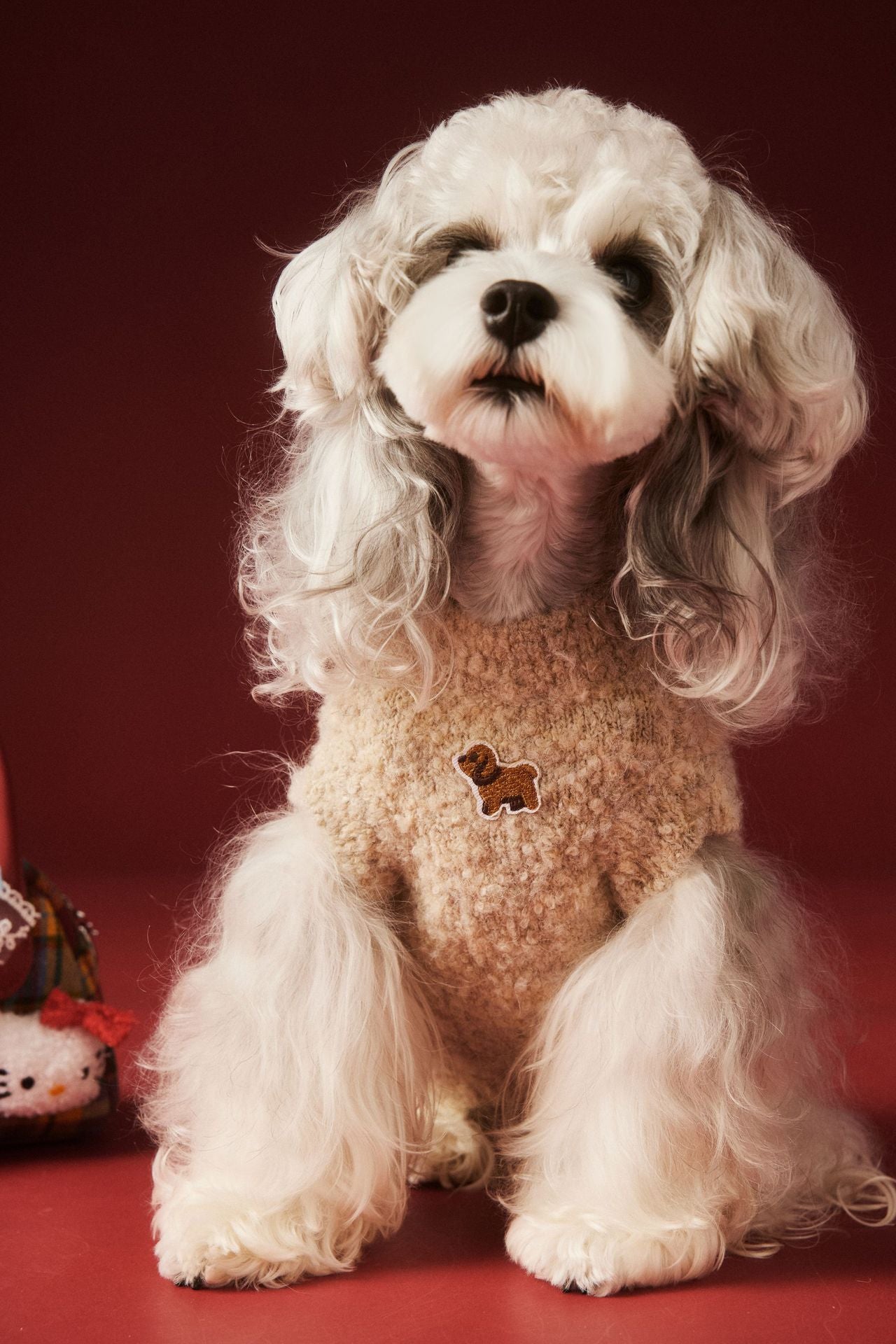 Sleeveless knitted vests for dogs in autumn and winter