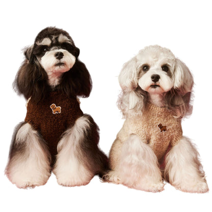 Sleeveless knitted vests for dogs in autumn and winter