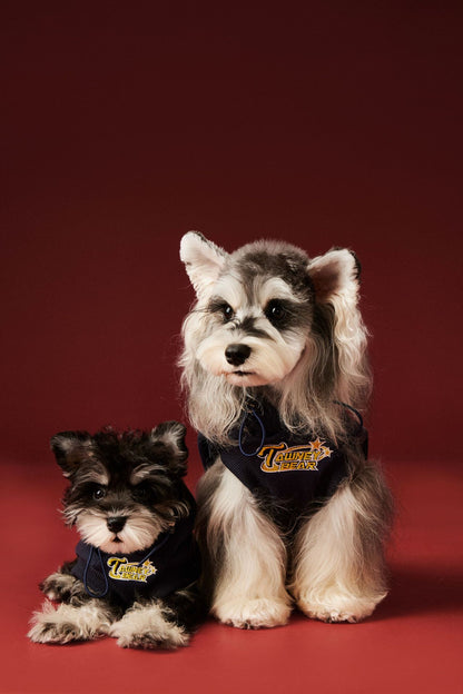 Fleece-lined sleeveless hooded sweatshirt for dogs