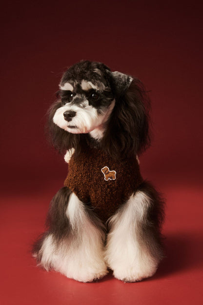 Sleeveless knitted vests for dogs in autumn and winter