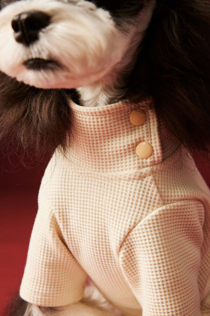Waffle-patterned four-legged base layer for dogs in autumn and winter