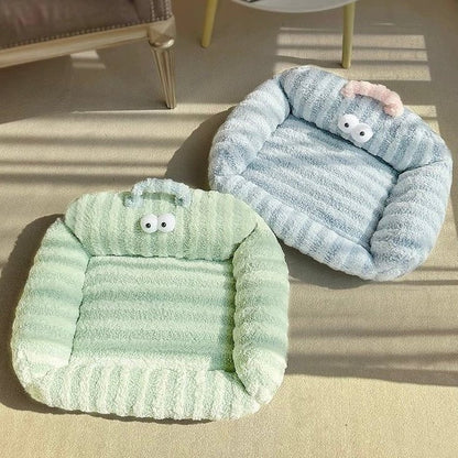 Big Eye Cozy Striped Pet Bed